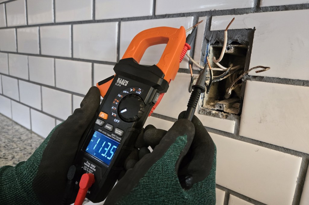 electric meter testing wires for voltage